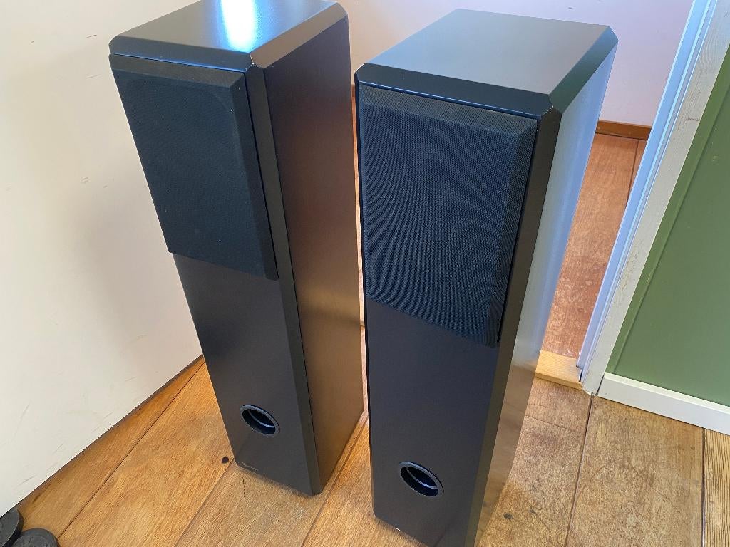 Synthese Floating Three | Floating 3, Zo goed als nieuw, 120 watt of meer, Front, Rear of Stereo speakers, Ophalen