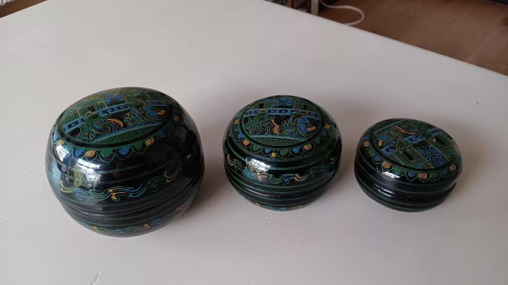 3 ronde chinese schaaltjes die in elkaar passen., Huis en Inrichting, Ophalen of Verzenden, Zo goed als nieuw, Rond, Schaal