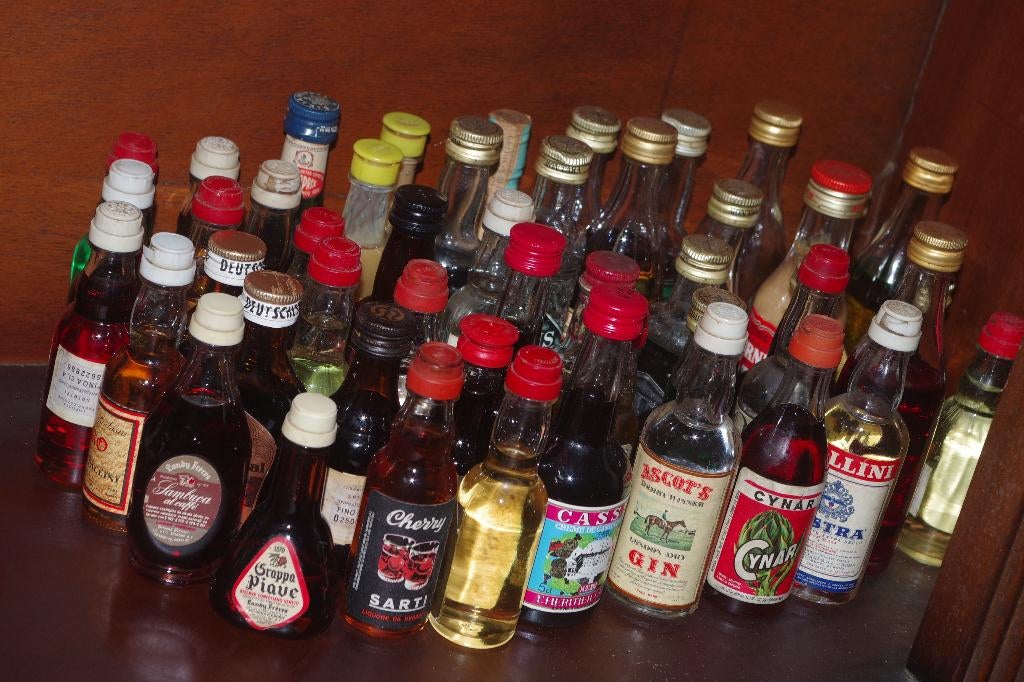 miniatuurflesjes alcohol, Ophalen