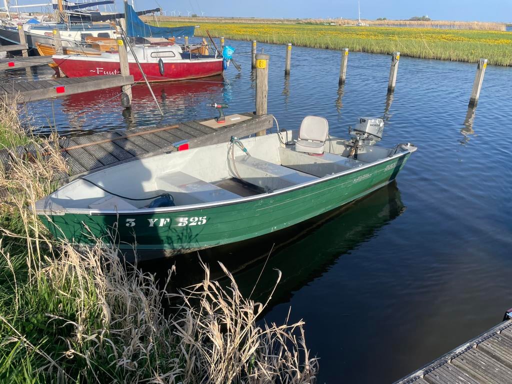 Quicksilver aluminium boot met 9.9pk 4 takt langstaart, Watersport en Boten, Vis- en Consoleboten, Ophalen, Zo goed als nieuw