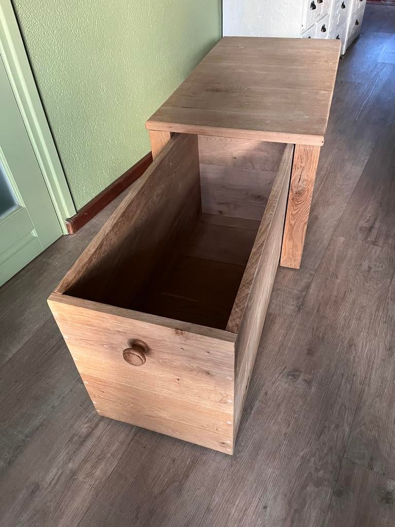 Massief eiken dekenkist met lade op wieltjes, Ophalen, Zo goed als nieuw, Minder dan 50 cm