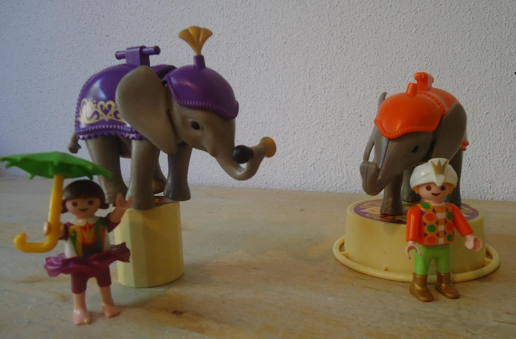 Leuke set met Olifanten circus act Playmobil 4235, Ophalen of Verzenden, Zo goed als nieuw, Complete set