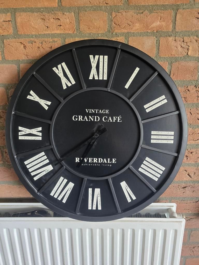 Riverdale wandklok., Huis en Inrichting, Woonaccessoires | Klokken, Ophalen, Gebruikt, Analoog, Wandklok
