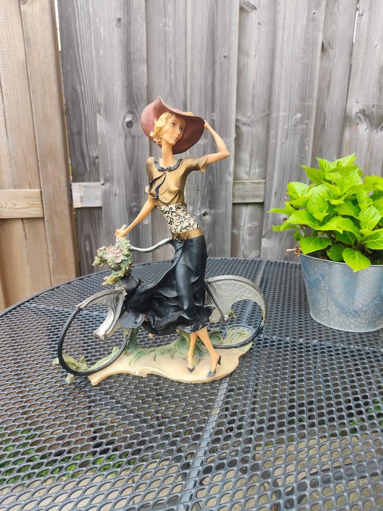 RARE Florence Giuseppe Armani "Bicycle - Spring", Antiek en Kunst, Antiek | Porselein, Ophalen of Verzenden