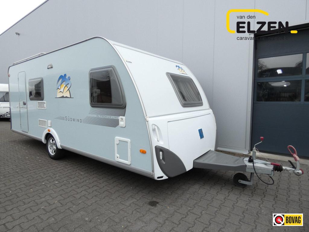 Knaus Sudwind Premium Line 550 FSK, Caravans en Kamperen, Schokbreker, Rondzit, Overige typen, Bedrijf