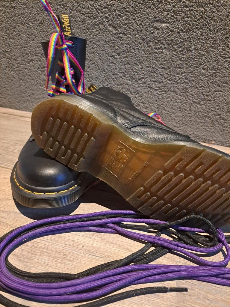 Dr. Martens 1x gedragen met 3 soorten veters, Kleding | Dames, Schoenen, Ophalen, Zwart, Lage of Enkellaarzen, Dr. Martens