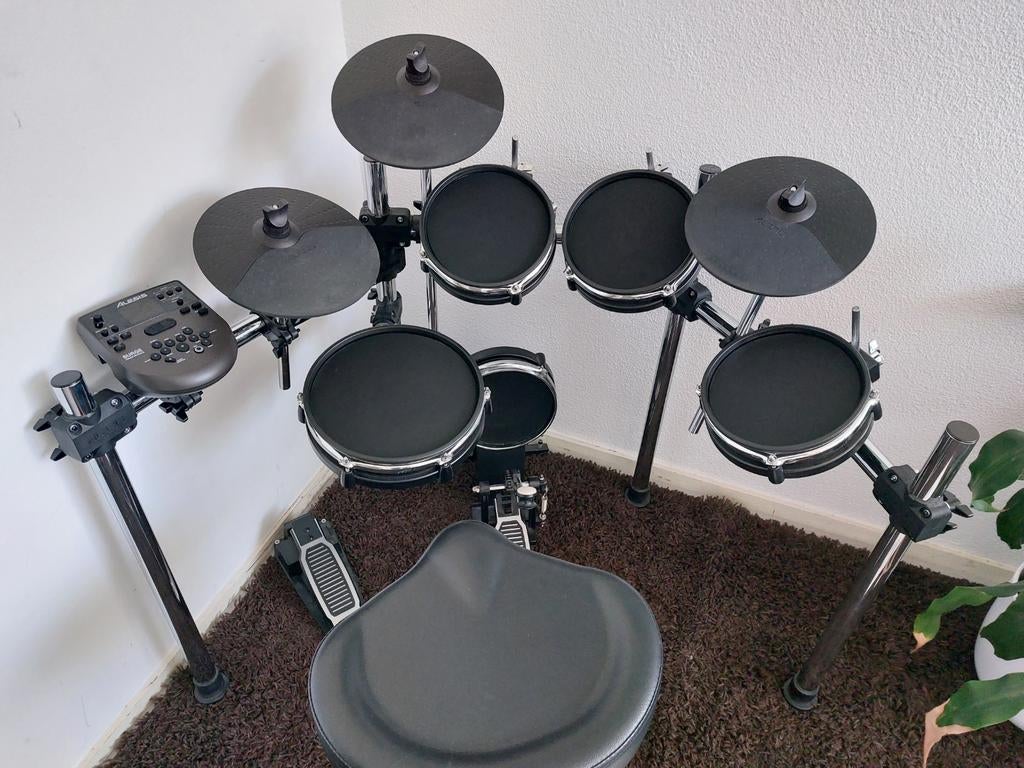 Alesis Surge Mesh elektronisch drumstel + kruk, Ophalen, Gebruikt, Overige merken, Elektronisch