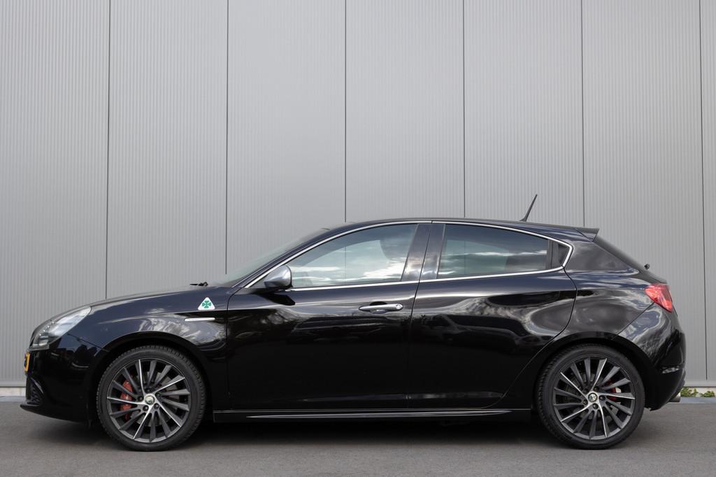 Alfa Romeo Giulietta 1.7 TBi Quadrifoglio Verde | LEDER | HI, Euro 5, Gebruikt, 4 cilinders, Zwart