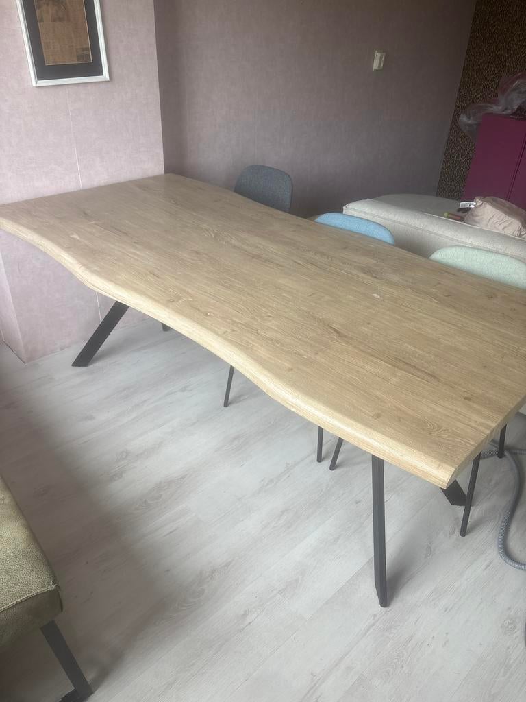 Organische eettafel met metalen onderstel, Overige materialen, Gebruikt, 200 cm of meer, Overige vormen