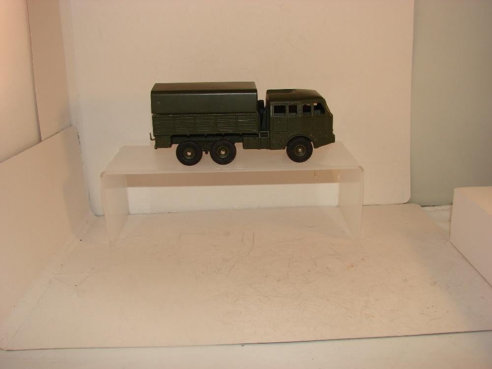 Franse dinky toy 80 D Berliet leger truck uit 1958., Ophalen of Verzenden, Zo goed als nieuw, Bus of Vrachtwagen, Dinky Toys