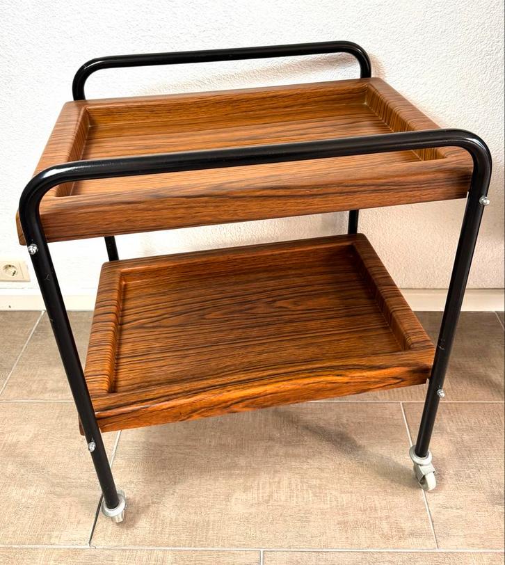 Vintage trolly met 2 afneembare dienbladen - kunststof, Huis en Inrichting, Woonaccessoires | Dienbladen, Gebruikt, Kunststof
