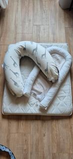 Voedingskussen, baby nestje en box matras, Kinderen en Baby's, Ophalen, Zo goed als nieuw