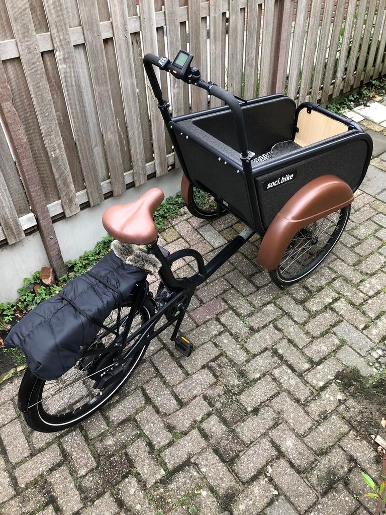 Soci.bike Elektrische Bakfiets - 500 km op de teller, 4 kinderen of meer, Huif, Zo goed als nieuw, Ophalen