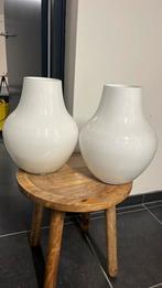 2 witte glazen vazen, Wit, Ophalen of Verzenden, Minder dan 50 cm, Glas
