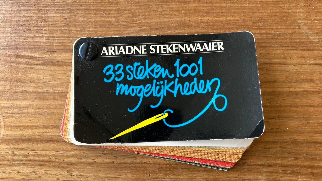 Ariadne stekenwaaier uit 1977 | vintage | borduren, Ophalen of Verzenden, Gebruikt, Handborduren, Patroon