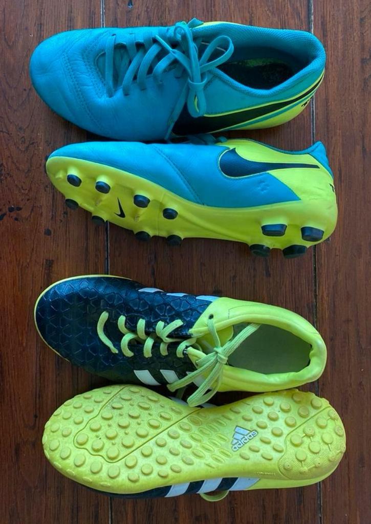 Voetbal en zaal schoenen nike /Adidas/new balance, Ophalen, Zo goed als nieuw