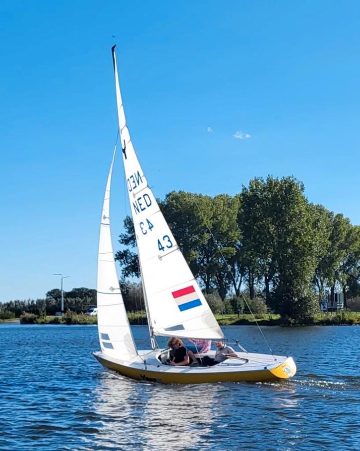 Yngling, Watersport en Boten, Open zeilboten, Gebruikt, Yngling, 6 meter of meer, Polyester, Geen motor, Overige brandstoffen