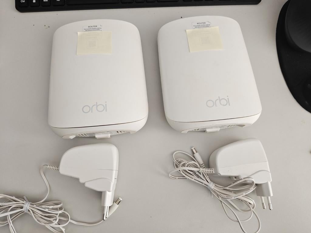 Netgear wifi 6 Orbi rbr350 router 2x met voeding AX1800, Ophalen of Verzenden