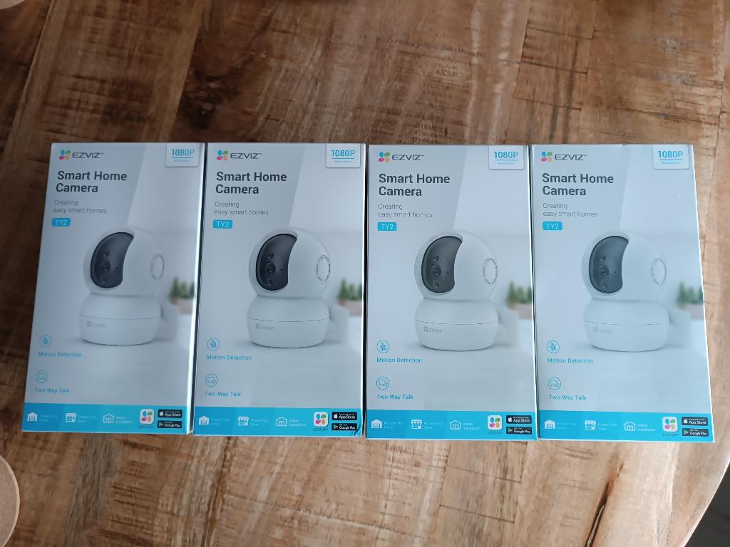 NIEUW in seal Beveiligingscamera 4x EZVIZ TY2, Ophalen of Verzenden, Nieuw, Binnencamera