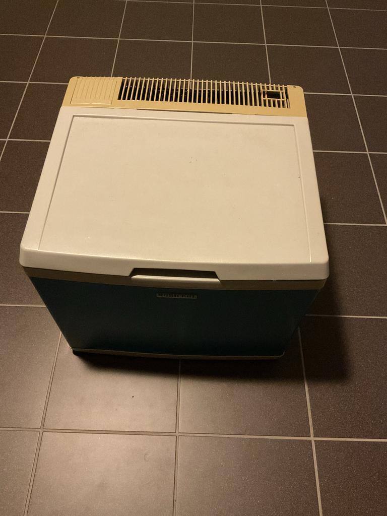 Te koop: Mobicool koelbox, Caravans en Kamperen, Ophalen, Gebruikt, Koelbox, Compressor