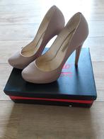 Mooie leren hoge hakken / pumps 40 Buffalo beige, Beige, Ophalen of Verzenden, Zo goed als nieuw, Buffalo