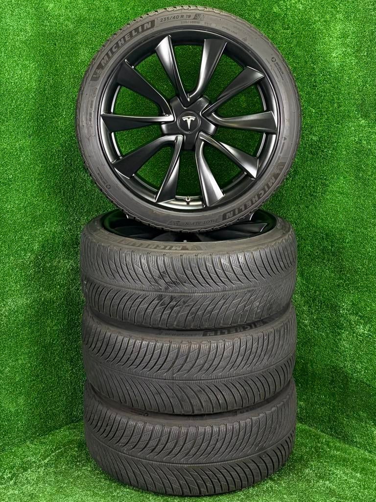 Originele 19 inch Tesla velgen met winterbanden, 19 inch, Banden en Velgen, U.S.A., Tesla
