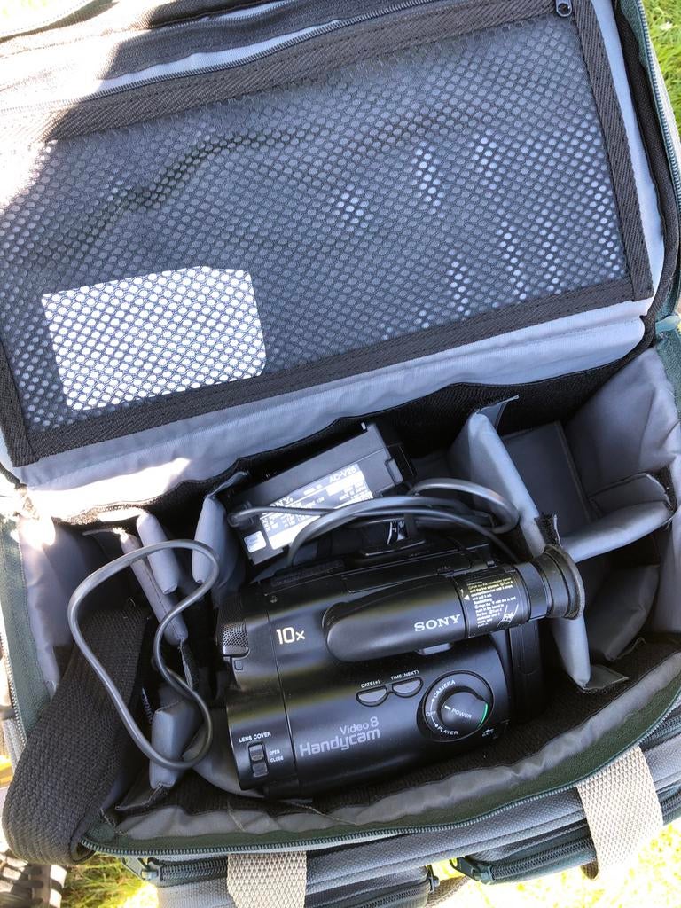 Sony Video8 Handycam CCD-TR350E met tas en accessoires, Audio, Tv en Foto, Videocamera's Analoog, Ophalen of Verzenden, 8mm, Camera