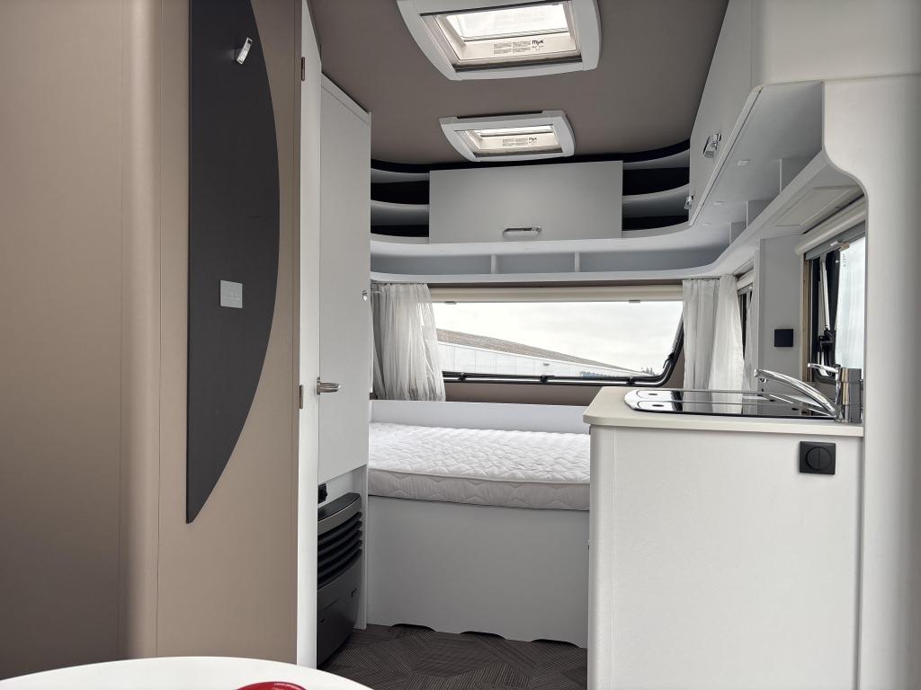 Dethleffs C'Go 415 QL NIEUWSTAAT EN NIEUWE TENT, Schokbreker, 750 - 1000 kg, Dethleffs, Dwarsbed