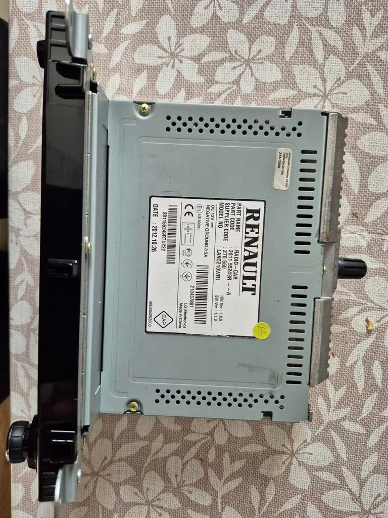 Renault auto radio, Auto diversen, Autoradio's, Ophalen of Verzenden, Zo goed als nieuw