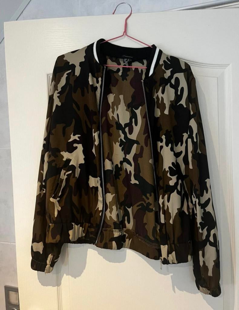 Vest met camouflage print, Ophalen of Verzenden, Zo goed als nieuw, Maat 42/44 (L), Overige kleuren