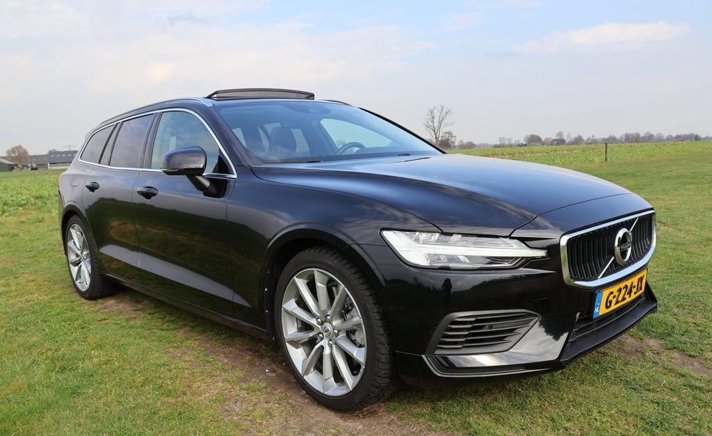 Volvo V60 2.0 T8 Twin Engine AWD|Polestar Engineered(405PK)|, Auto's, Gebruikt, 4 cilinders, Zwart, 420 min