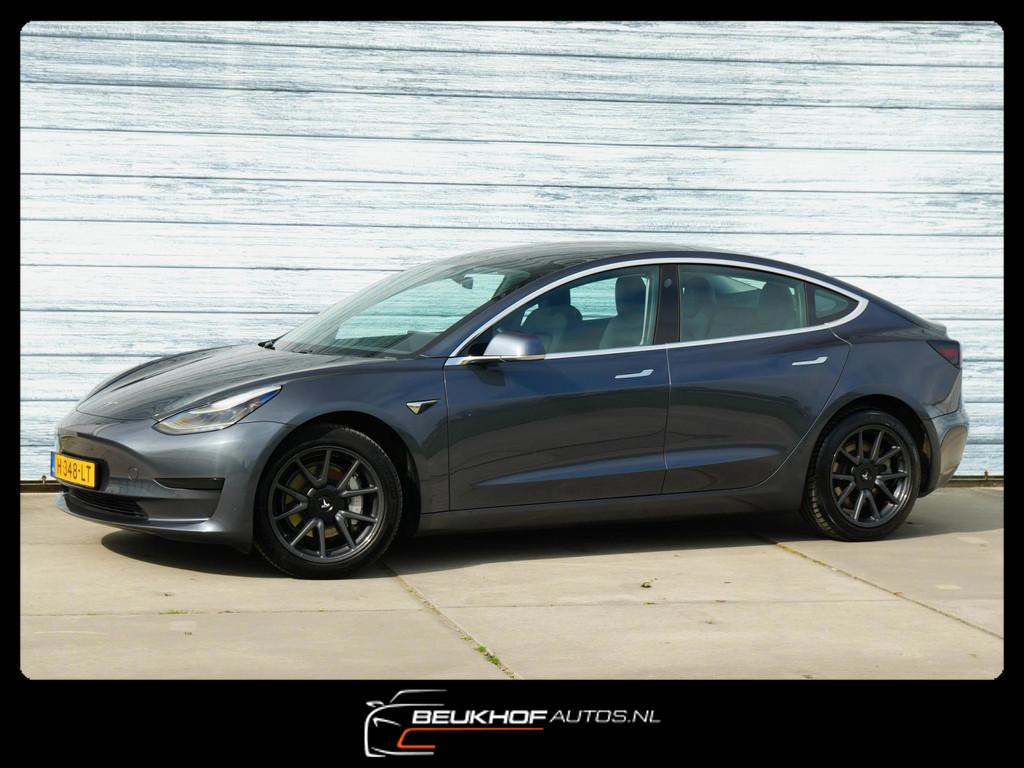 Tesla Model 3 Standard RWD Plus 60 kWh Michelin Pano Leer, Auto's, Automaat, Achterwielaandrijving, Gebruikt, Zwart