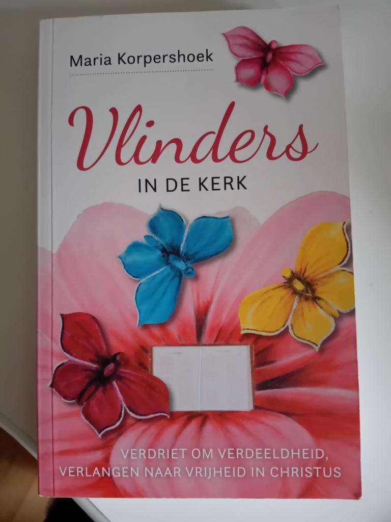 Vlinders in de Kerk - Maria Korpershoek, Ophalen of Verzenden, Zo goed als nieuw, Maria Korpershoek, Christendom | Katholiek