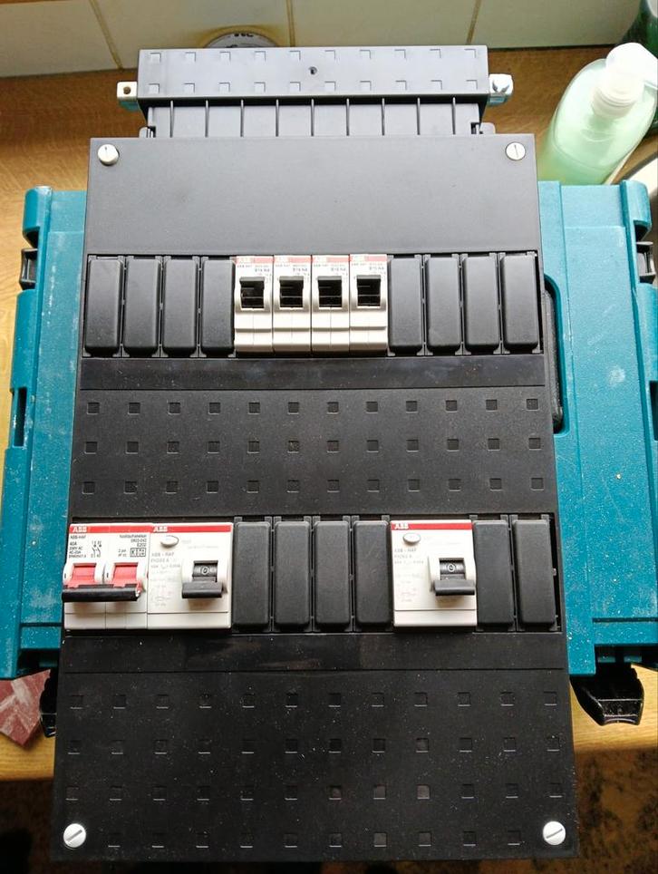 ABB Groepenkast met diverse schakelaars, Doe-het-zelf en Verbouw, Elektra en Kabels, Gebruikt, Schakelaar, Ophalen of Verzenden