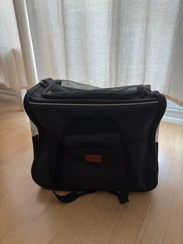 Pet carrier bag for cats and small dogs, Ophalen