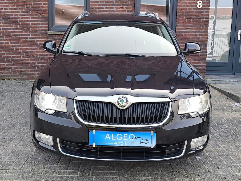 Skoda Superb Combi 3.6 FSI Elegance 4x4 / Automaat / Leder /, Auto's, Skoda, Automaat, Stoelverwarming, Zwart, Zwart