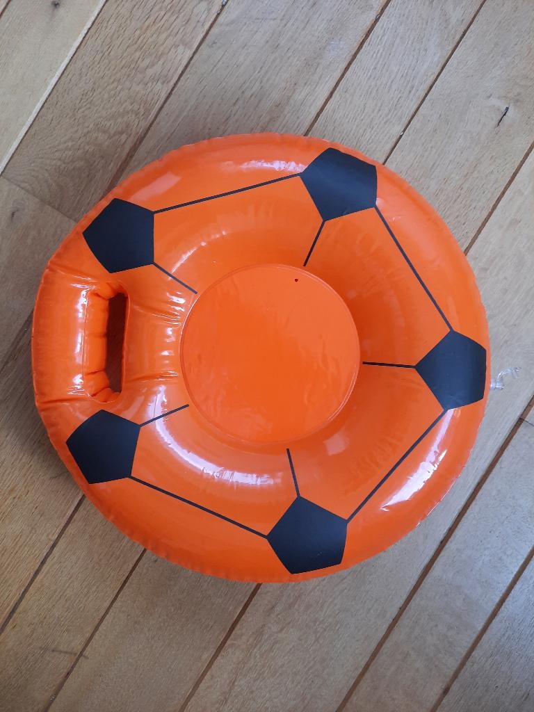 WK ORANJE VOETBAL opblaas voetbal kussen, Ophalen of Verzenden, Oranje of Koningsdag