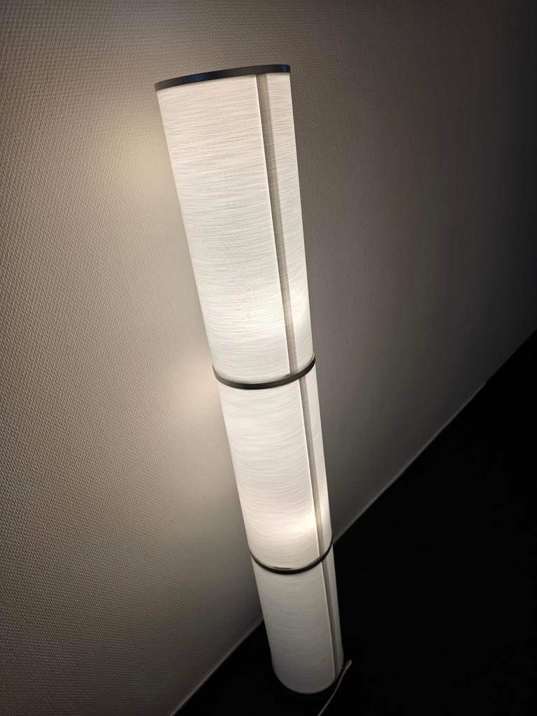 IKEA VIDJA staande lamp - Zacht en warm licht nieuw, Ophalen, Modern, Sfeervol, Zo goed als nieuw, Stof