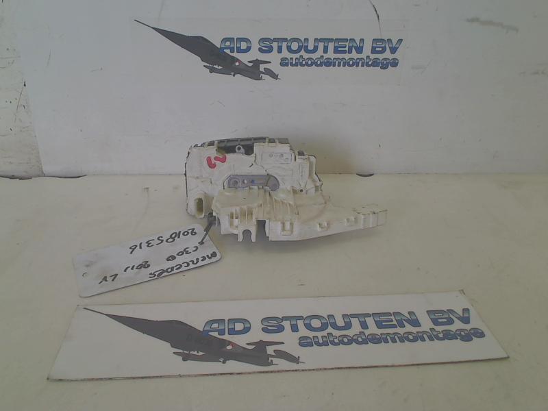 Portierslot Links Voor C Estate (S204) 2011, Gebruikt, Mercedes-Benz AG, Mercedes-Benz, Mercedesstraße 120, Stuttgart 70372, , Duitsland