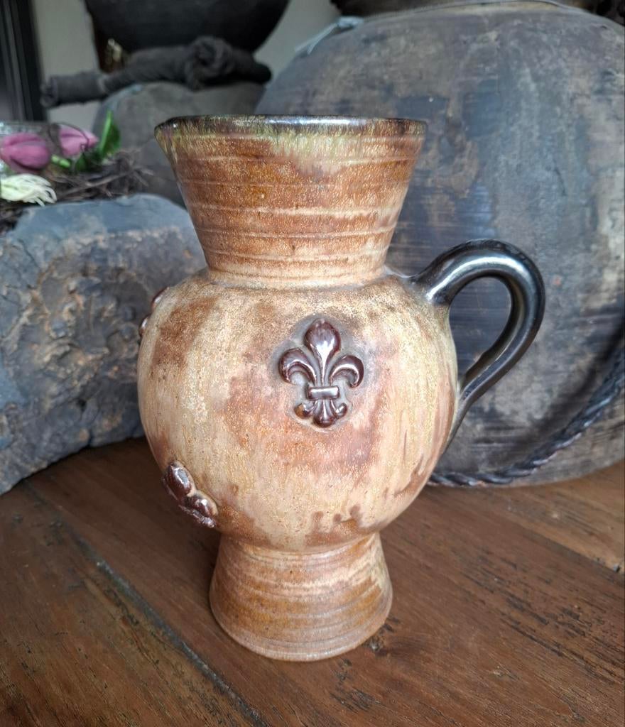 Brocante aardewerken schenkkan franse lelies ⚜️ ️van Hoffz., Ophalen of Verzenden, Overige kleuren, Overige materialen, Minder dan 50 cm