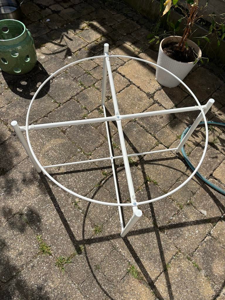 Witte metalen Ikea salontafel, Huis en Inrichting, Ophalen, Gebruikt, Rond, 50 tot 100 cm
