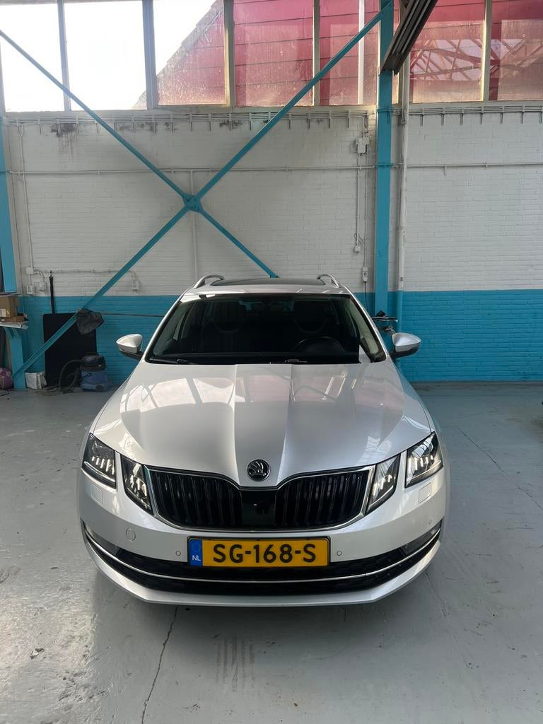 Skoda Octavia 1.0 TSI Greentech 115pk 2018 Grijs, Auto's, 620 kg, 49 €/maand, Origineel Nederlands, Stationwagon