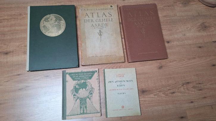 Vintage atlassen, Boeken, Atlassen en Landkaarten, Gelezen, Overige atlassen, Wereld, 1800 tot 2000, Ophalen