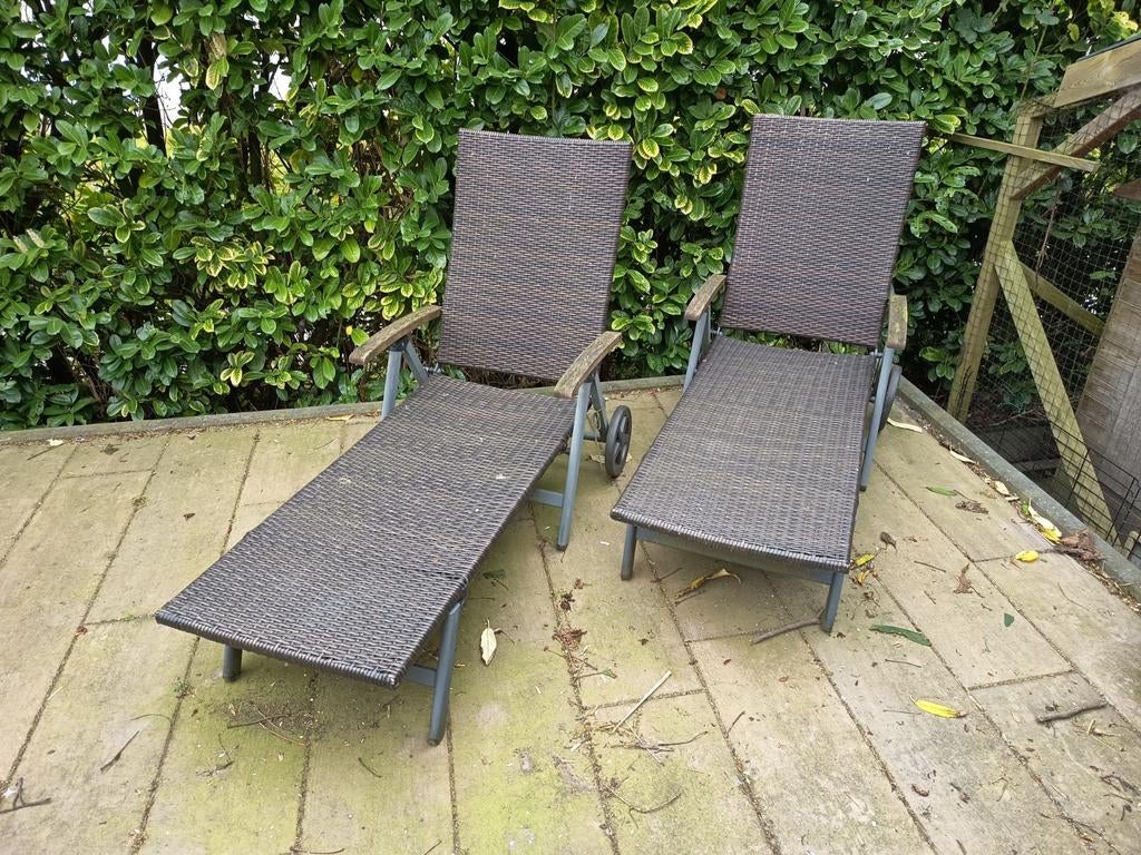 2 wicker ligbedden / tuinstoelen, Tuin en Terras, Ligbedden, Ophalen, Gebruikt, Kunststof