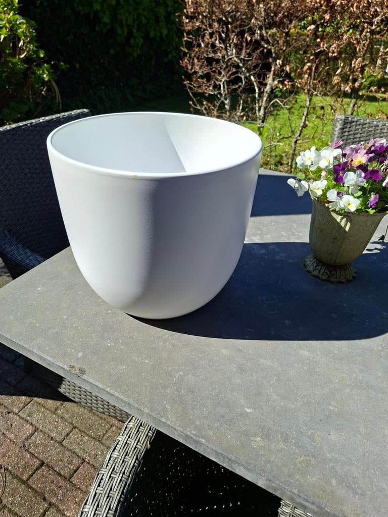 Witte keramieken pot, Tuin en Terras, Ophalen of Verzenden, Rond, Kunststof, Minder dan 30 cm