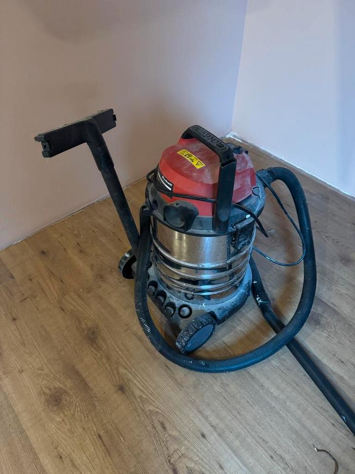 Gebruikte Einhell bouwstofzuiger - Werkt, nieuw filter nodig, Witgoed en Apparatuur, Stofzuigers, Gebruikt, Waterstofzuiger, 1200 tot 1600 watt