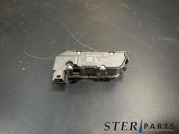 Stoelverwarmings Schakelaar van een Mercedes Vito, Auto-onderdelen, Gebruikt, -, Ophalen of Verzenden, -