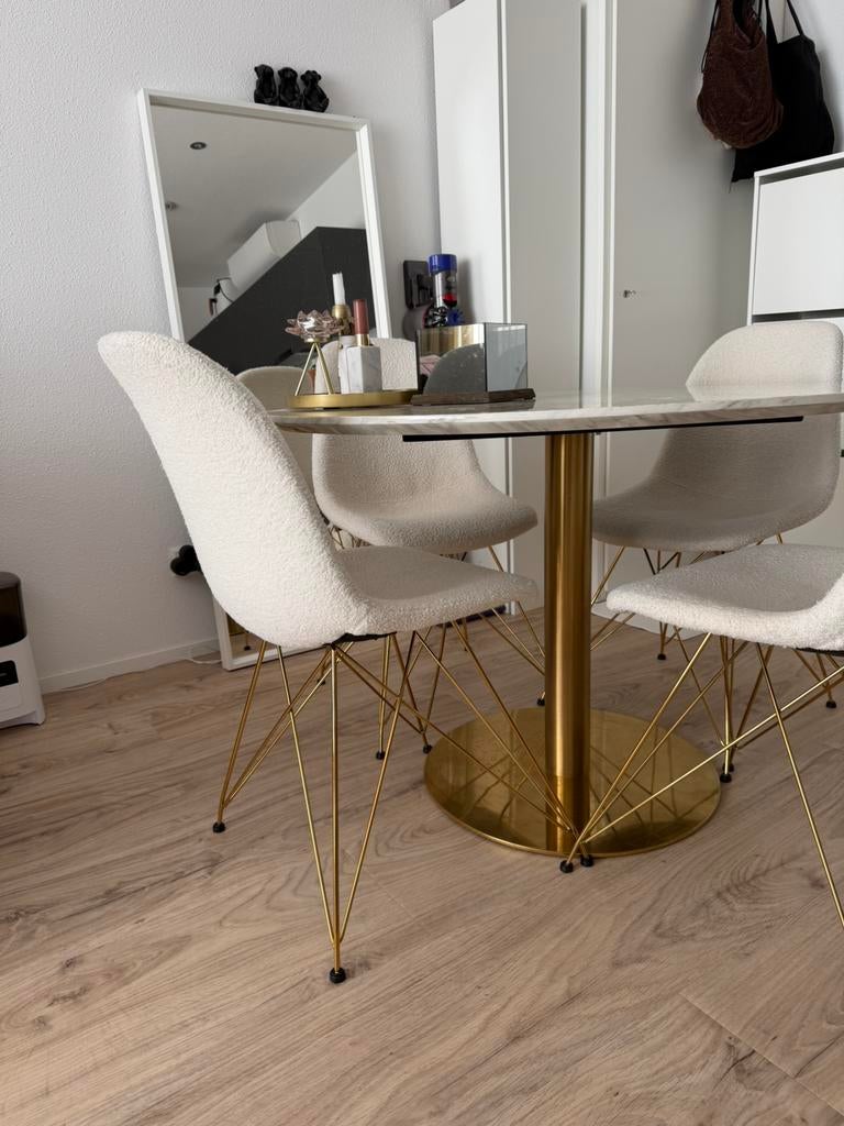 Eettafel en eettafelstoelen goud, teddy en marmer, Ophalen, Zo goed als nieuw, 4 tot 6 stoelen