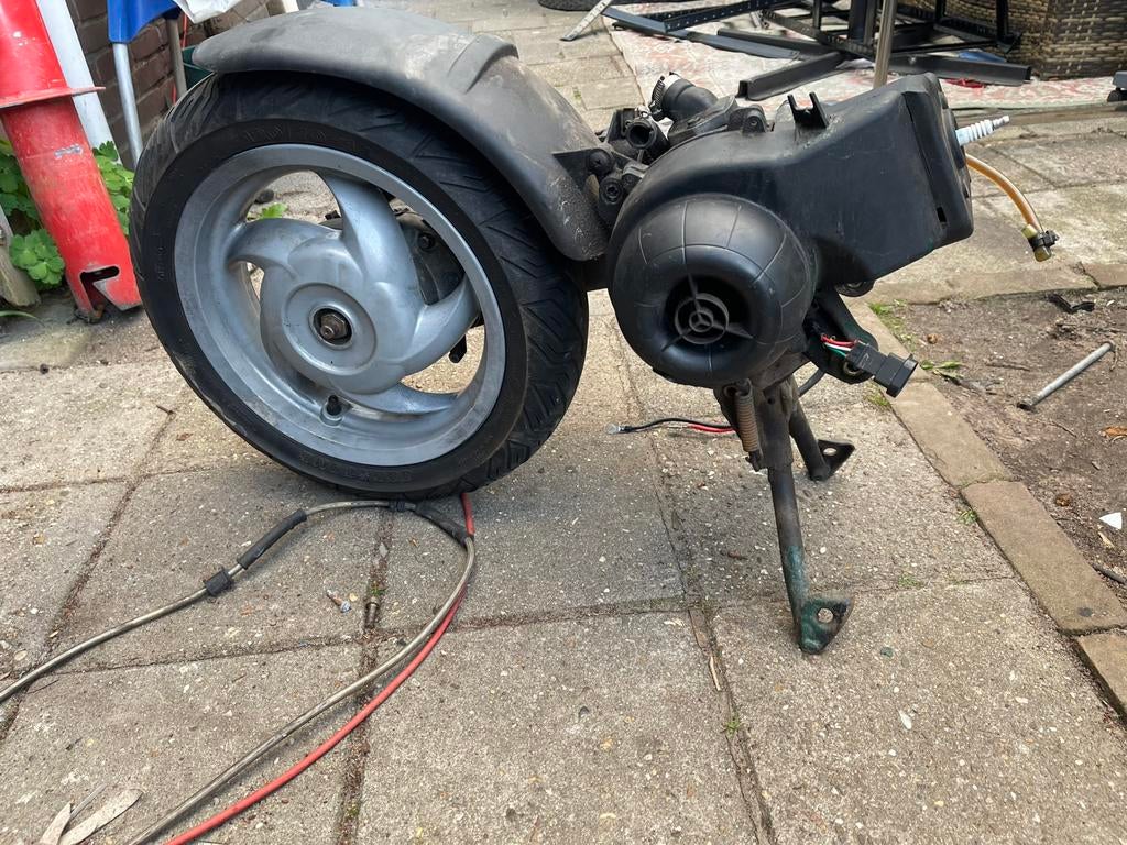 Piaggio fly blok 70cc, Fietsen en Brommers, Scooters | Piaggio, Ophalen of Verzenden, Zo goed als nieuw, Benzine, Fly