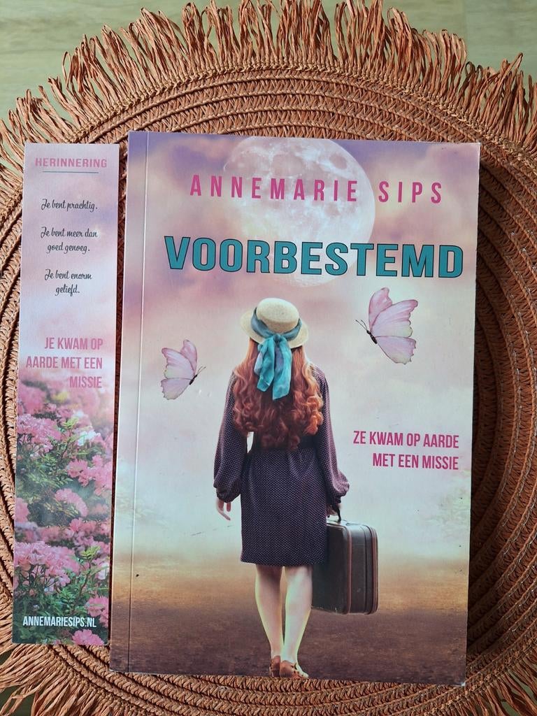 Annemarie Sips - Voorbestemd, Tarot of Kaarten leggen, Overige typen, Ophalen of Verzenden, Zo goed als nieuw